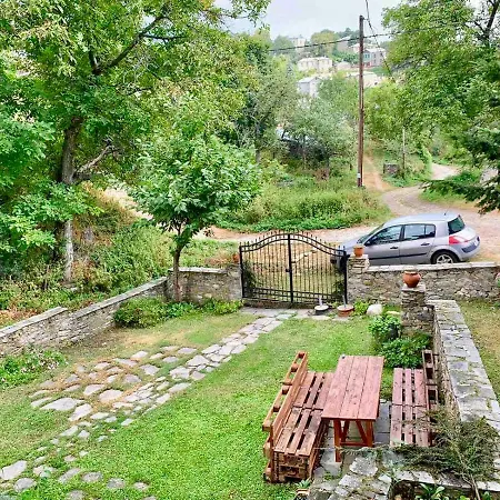 πέτρινο παραδοσιακό σπίτι 